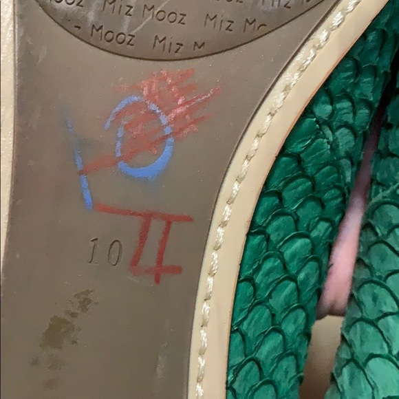 Miz mooz green scale panther flat sz 10 - Picture 7 of 7